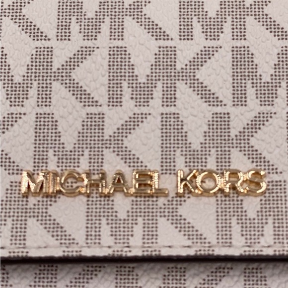 Michael Kors Jet Set Travel Trifold Wallet - Picture 8 of 10